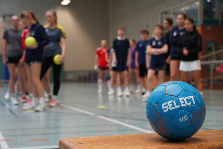 HVNB gewinnt 22 neue Sportassistenten