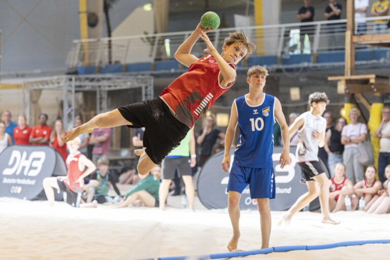Lehrgang des männlichen U18-Teams Beachhandball