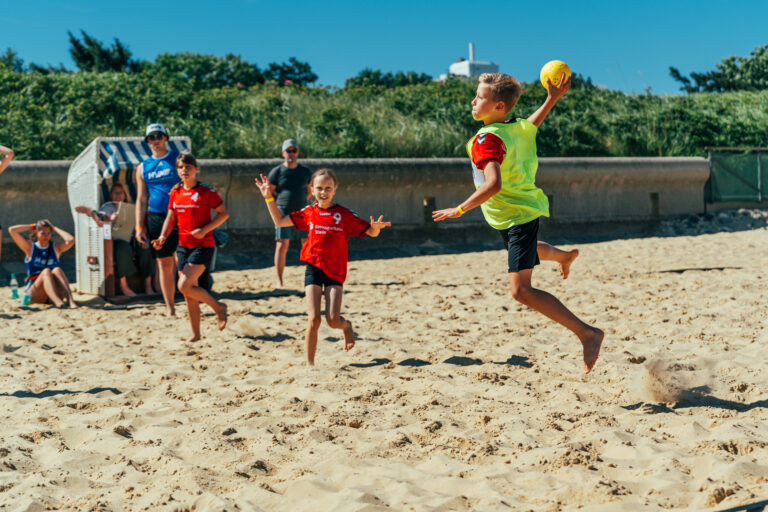 Grundschule Burgdamm siegt beim Beachhandballturnier