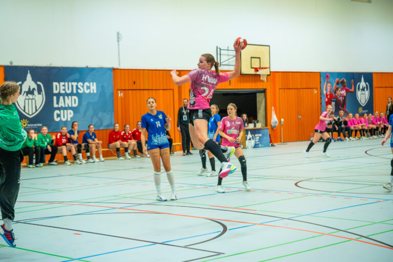  Schneeberger reist mit DHB-Team nach Schweden