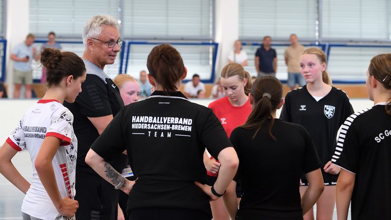 Lehrgangsauftakt für W13-Team